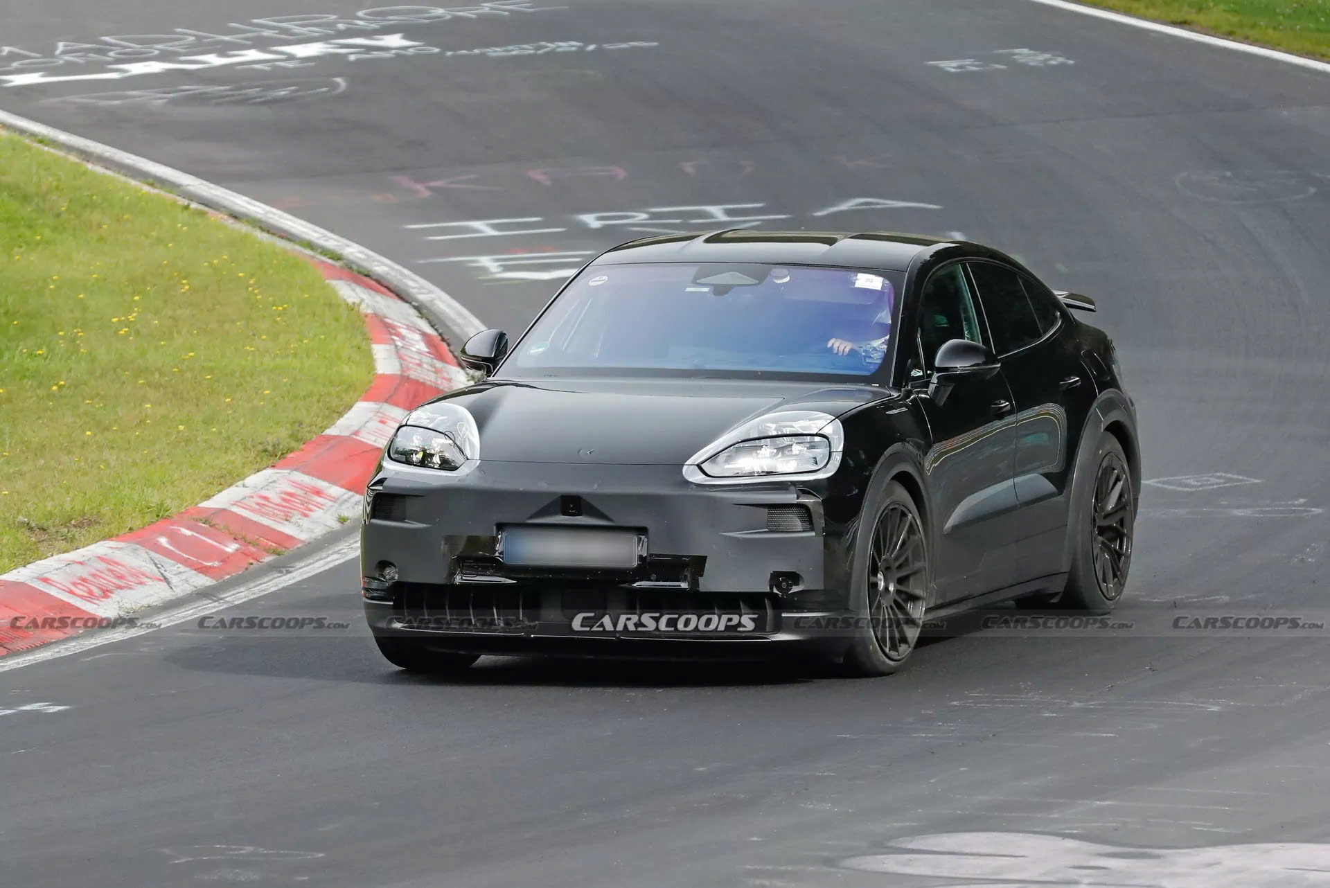 z7030445450863325ad24f254f273c66e76f253e07a448