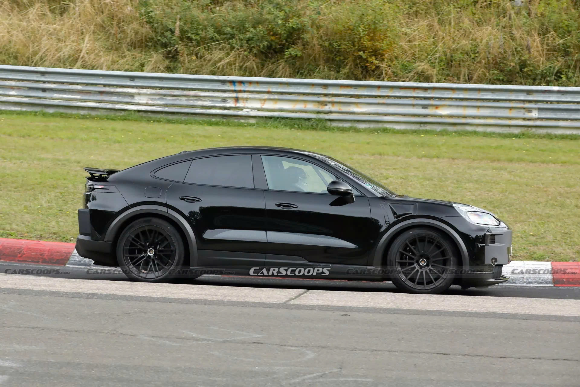 z7030445490464ffa1e4e1674164a905b270a4dbdcbe5c