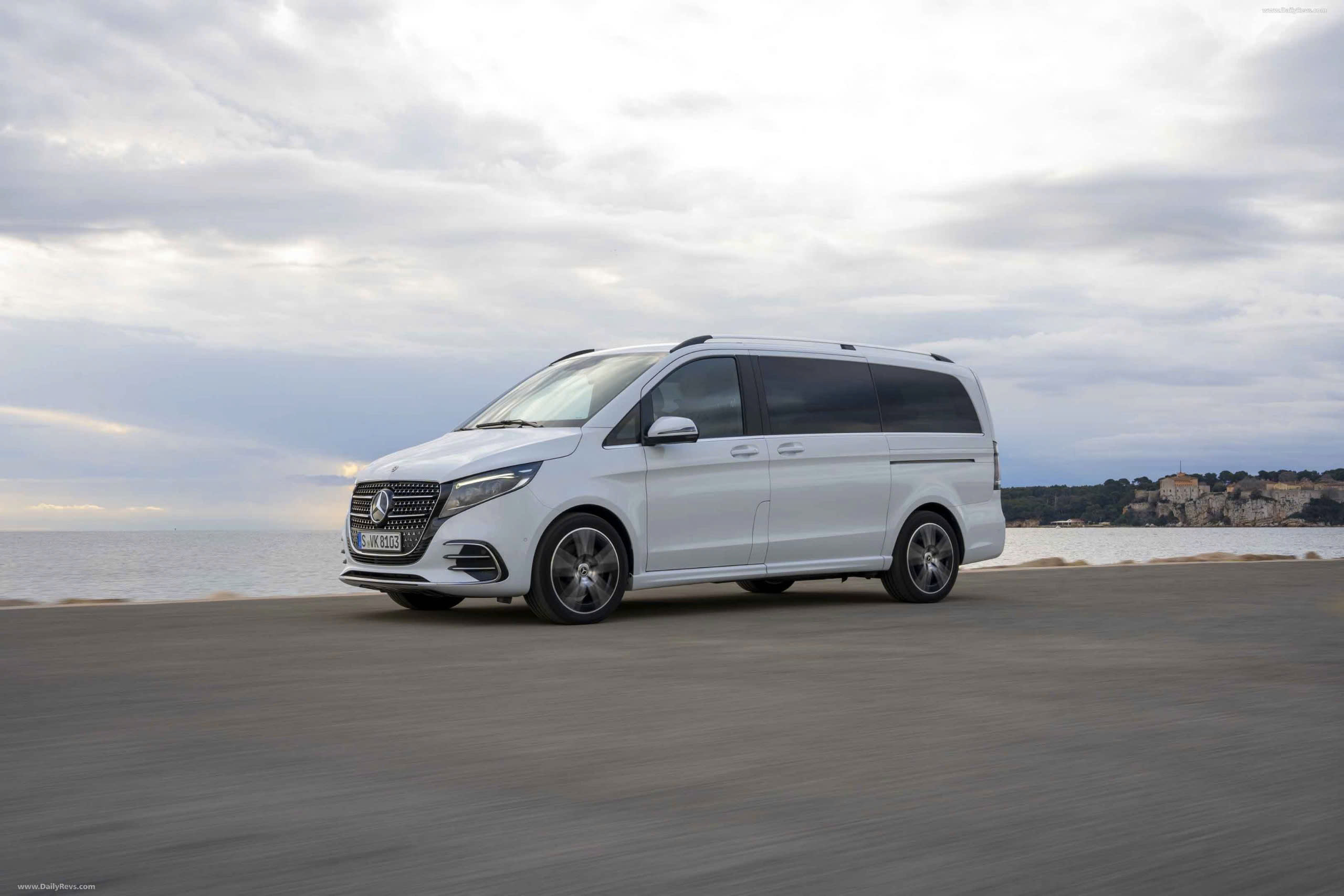 mercedes benz v class 3