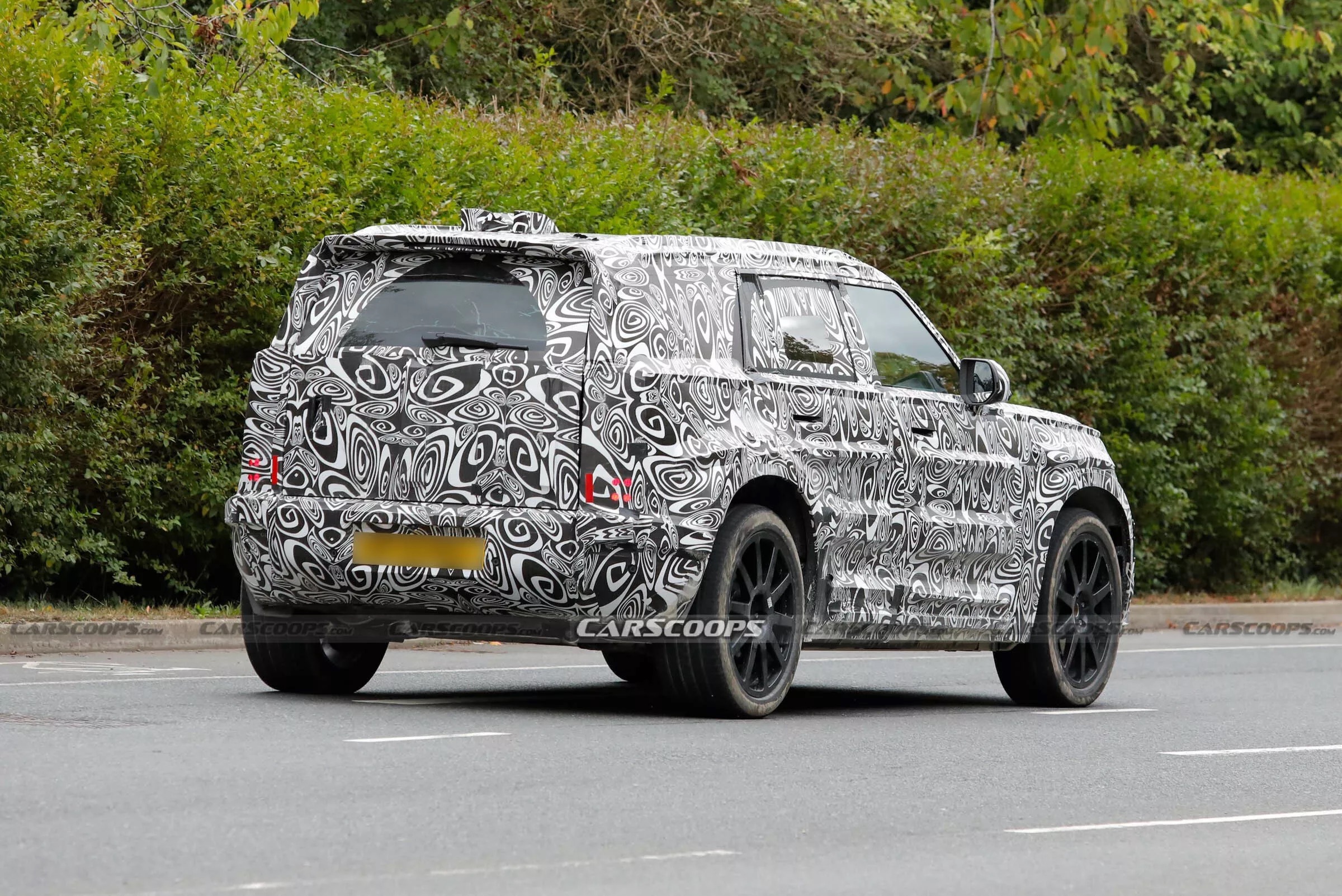 land rover defender sport ev spy shots 000181