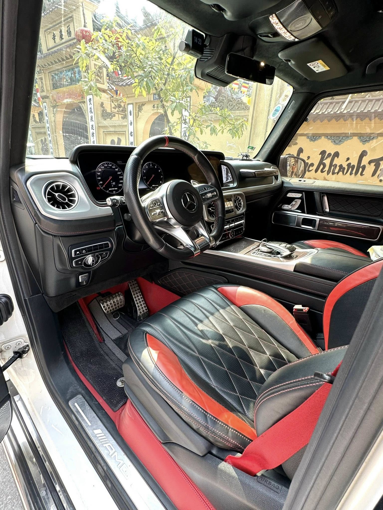 55625148828187433816624055407305838362605183n