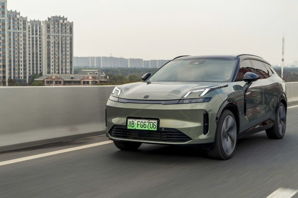 z707403641528302ad52287de56ef2812e7af93bcfbbb5