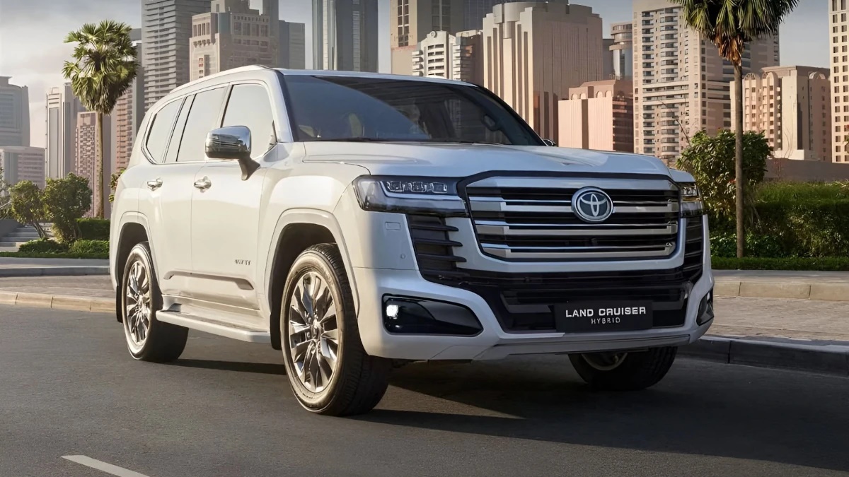 toyota land cruiser hybrid 1