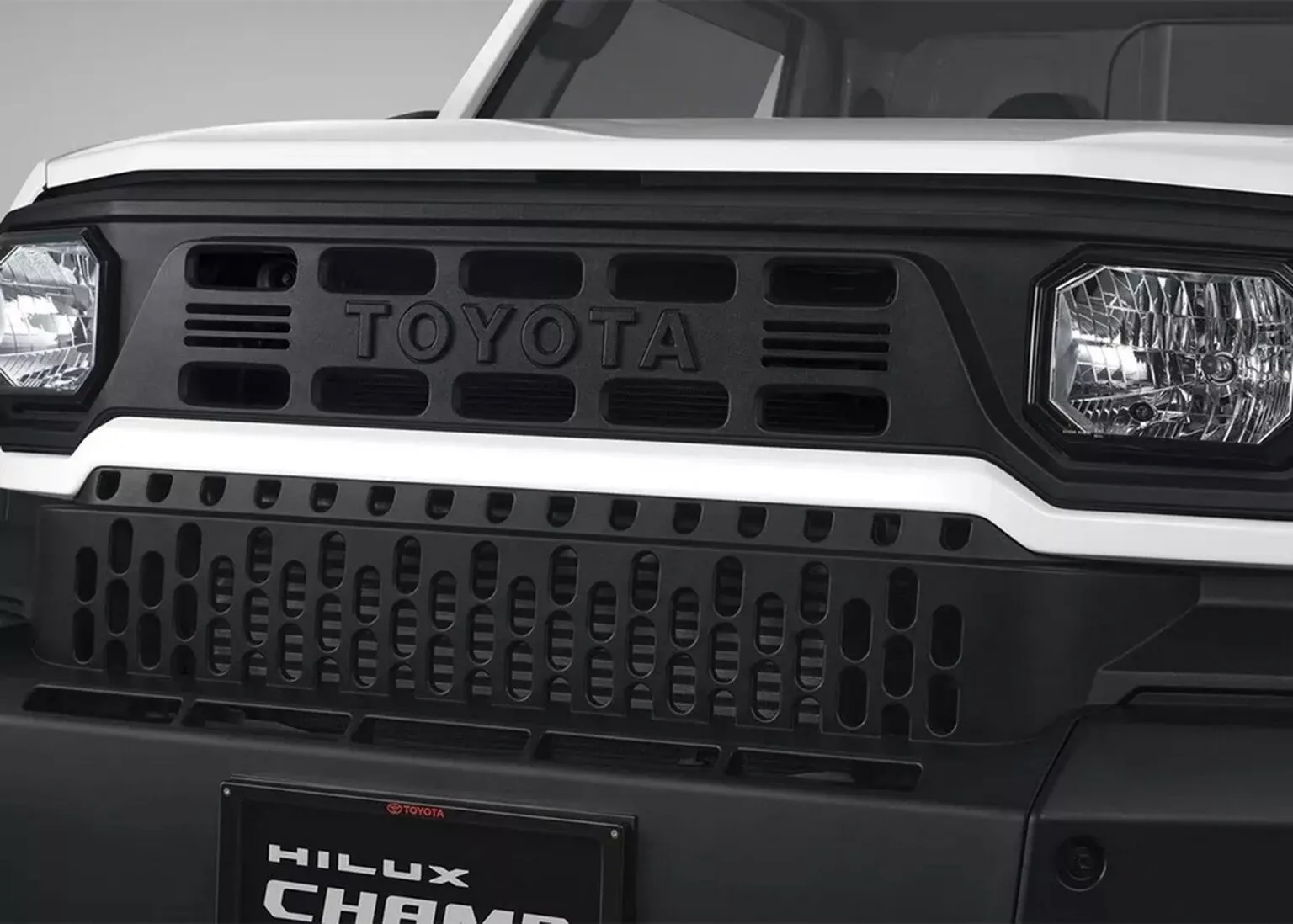 toyota hilux champ mini 8