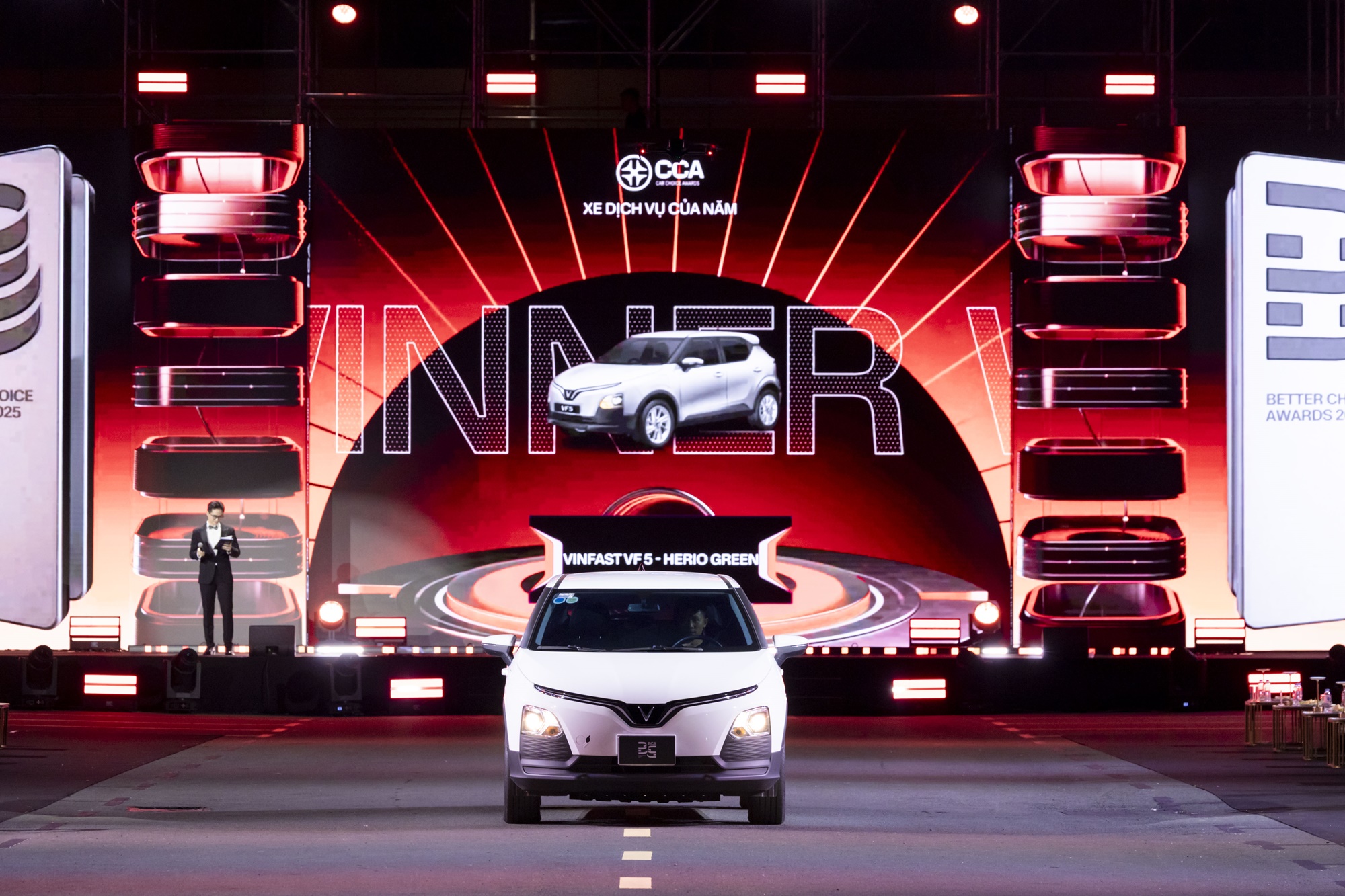 xe dich vu vinfast vf 5 1