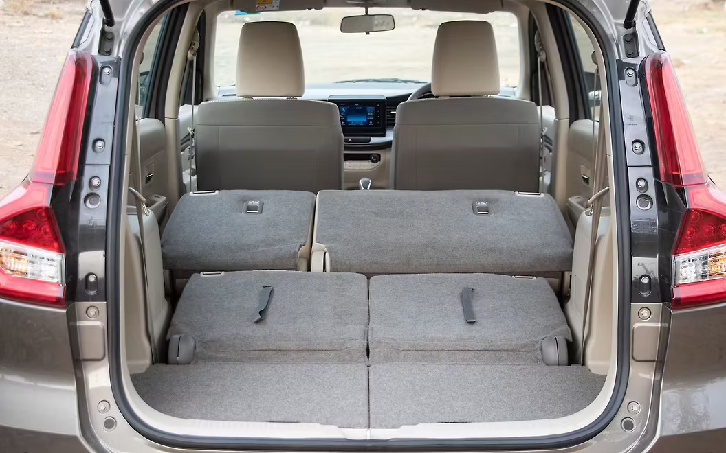 rumion interior bootspace second and third row folded