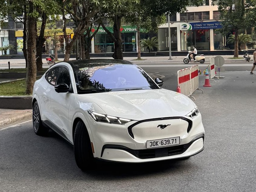 mustang mach e bien 2