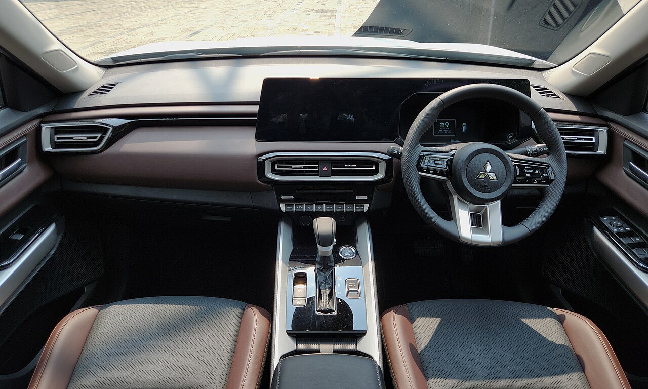 2025mitsubishidestinatorultimateprototypespecindonesiainterior01