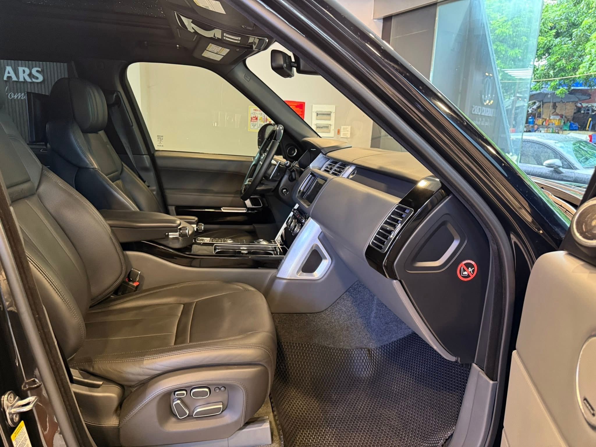 Bỏ ra 3,4 tỷ đồng, bạn sẽ nằm trong 0,000000915% dân số thế giới sở hữu chiếc Range Rover bản đặc biệt này tại Việt Nam- Ảnh 4.