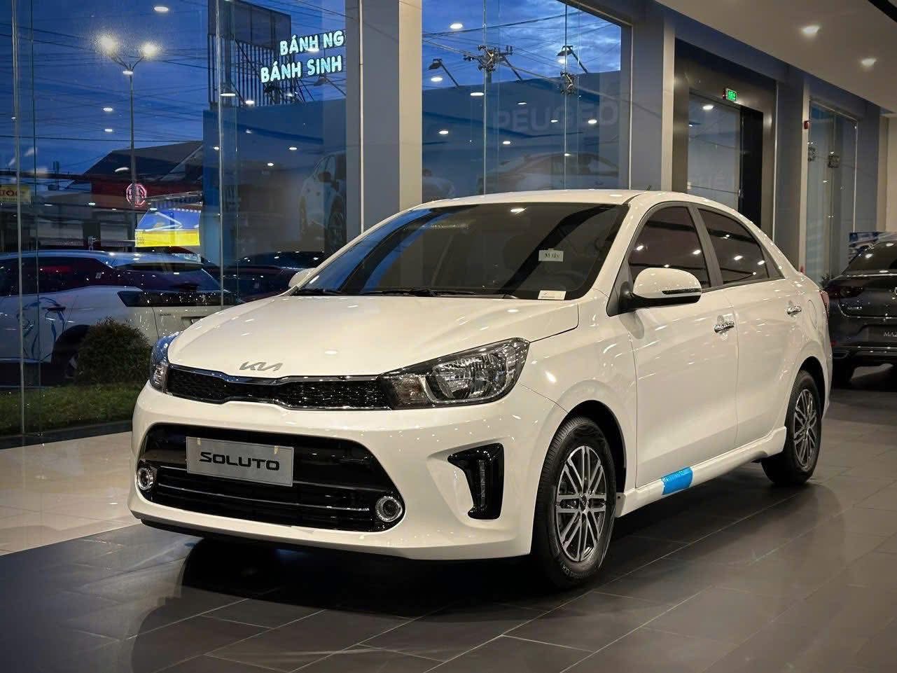 kia soluto 1