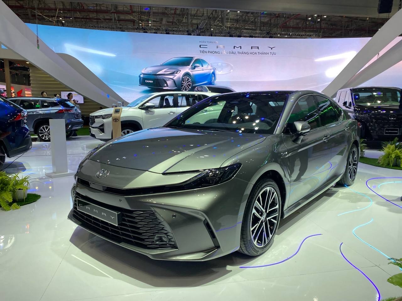 toyota camry vietnam motor show 2024 1758974508319 1758974508582750421189