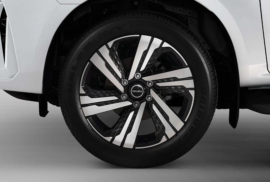 isuzu mu x ultimate 2024 2