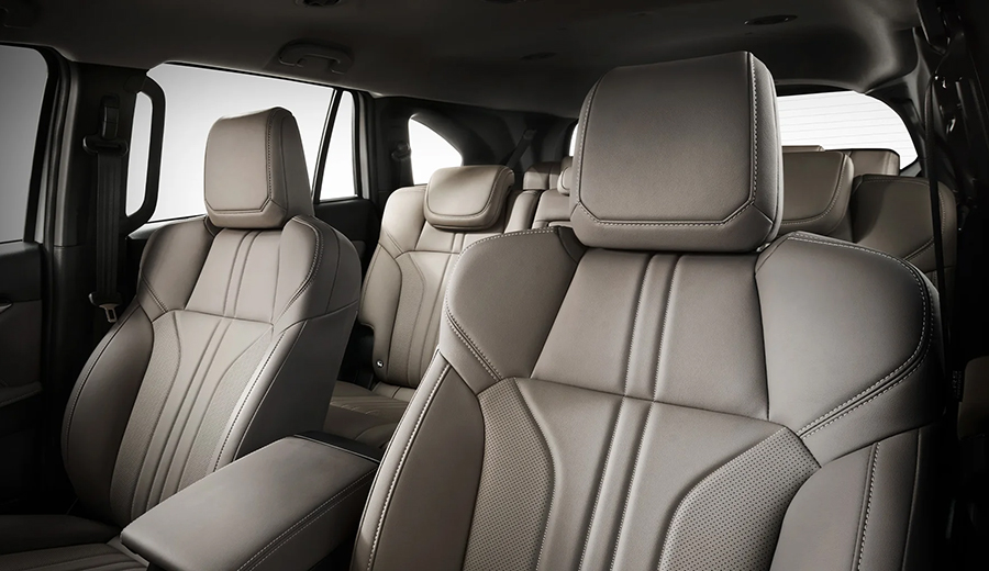 isuzu mu x ultimate 2024 interior