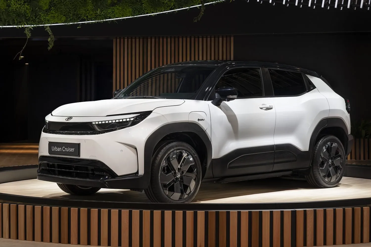 toyotaurbancruiser01 1500x999