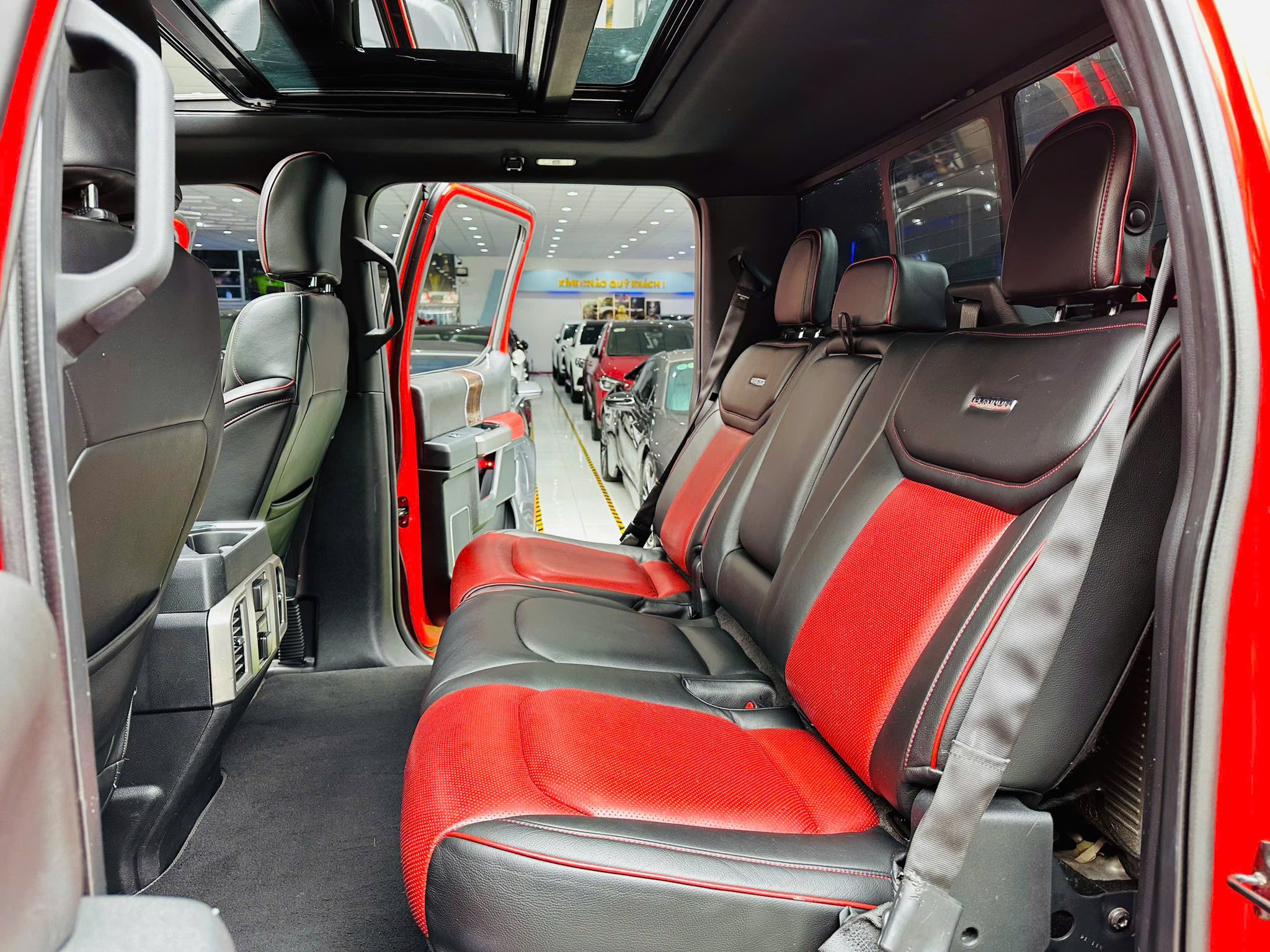 Ford F-150 2014 rao bán gần 1,7 tỷ đồng: Xe 11 năm giá hơn Ranger Raptor đời mới 400 triệu đồng nhưng máy khỏe hơn, nhiều tiện nghi- Ảnh 13.