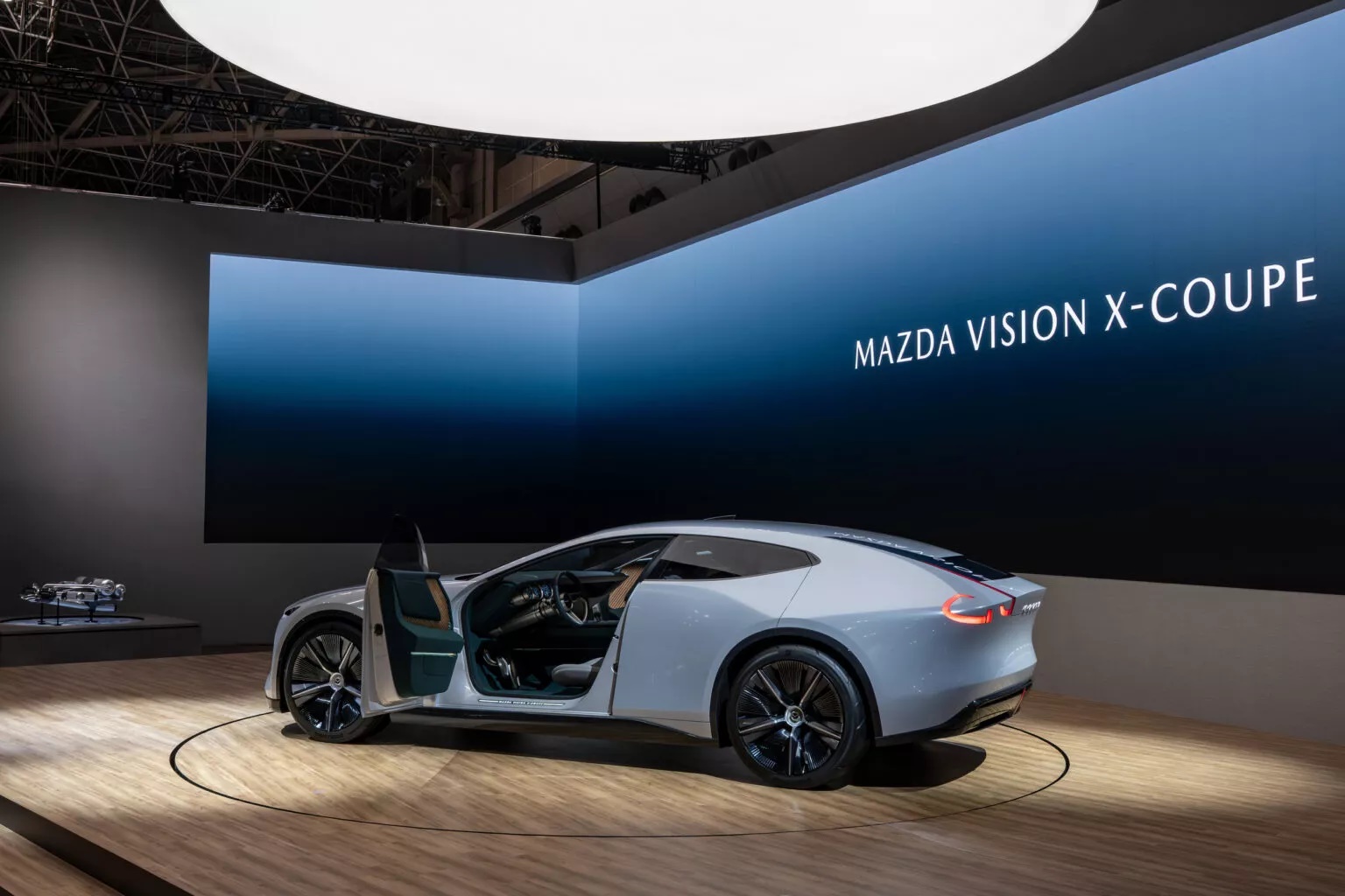 mazda vision x coupe 2