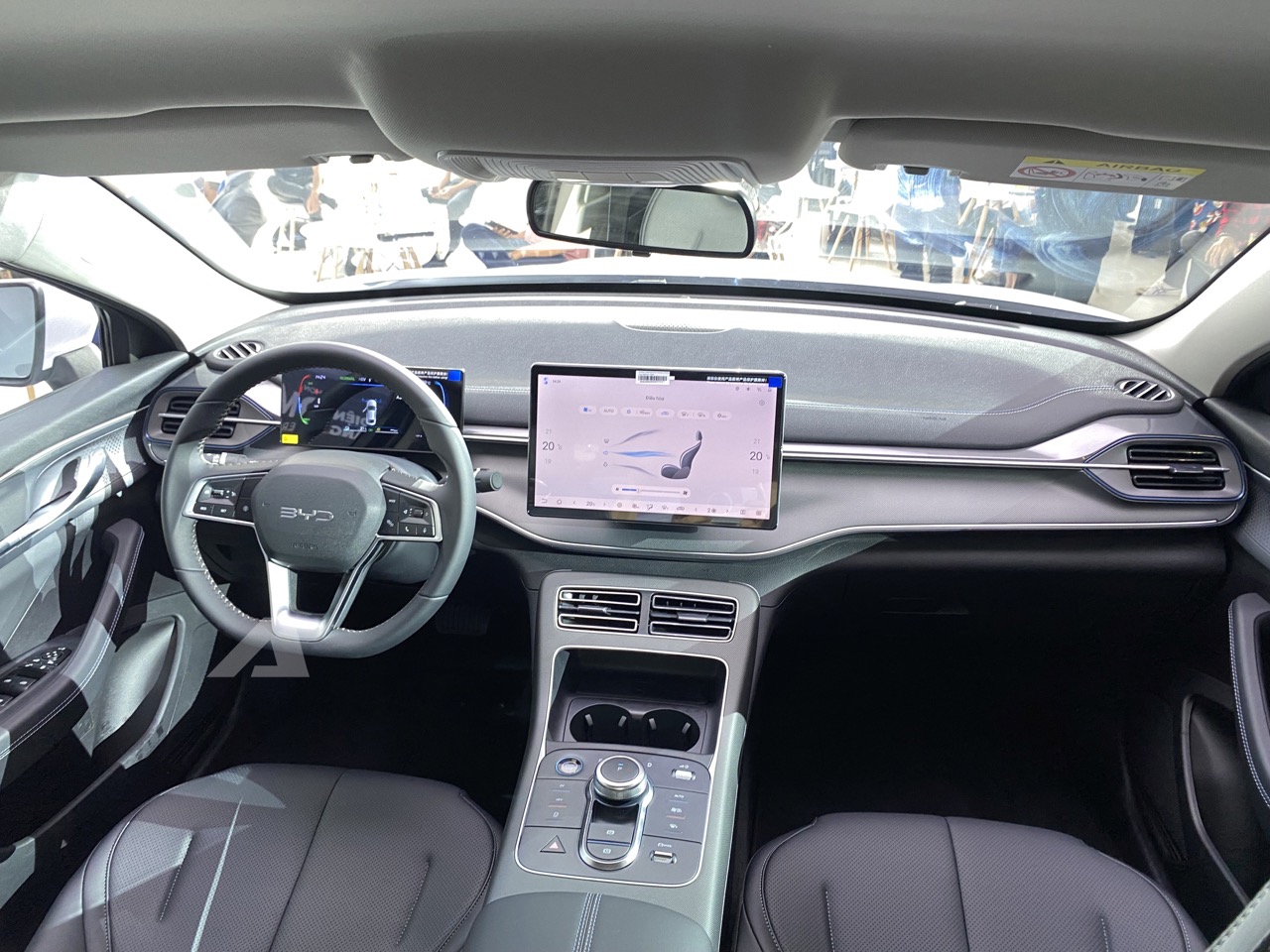 img3297 large 1760689875119 17606898754001840283598