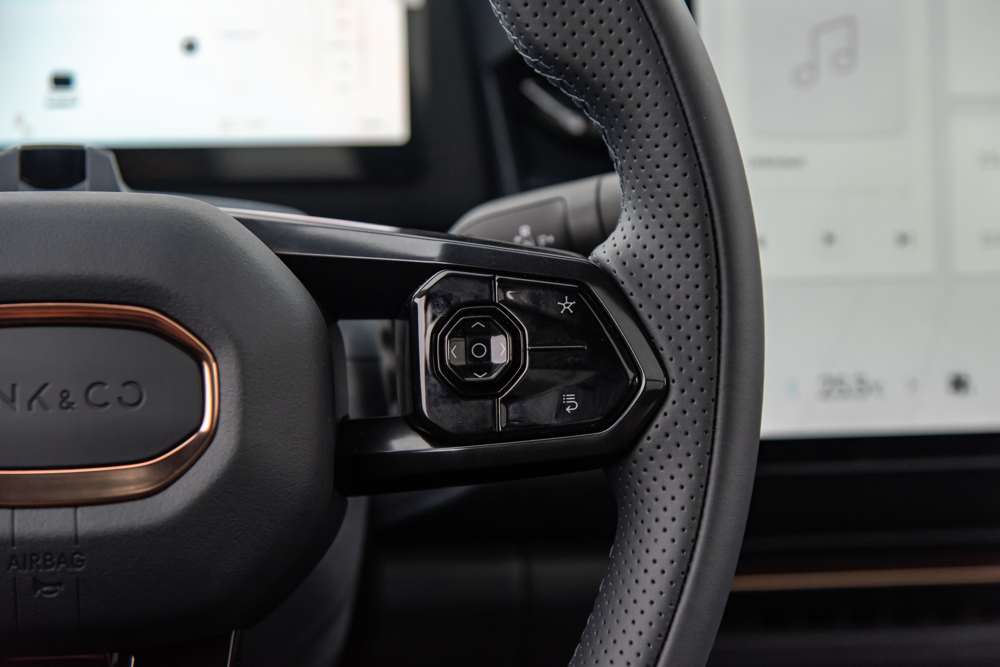 lynk co 08 review 37