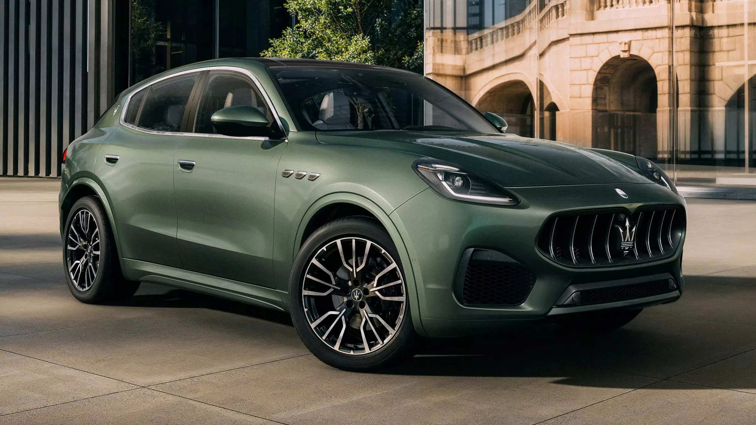 maserati grecale folgore 1