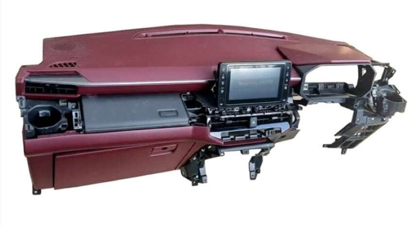 2026 toyota hilux interior leak e1761291354496 850x466 1761440328966 17614403291352110675749