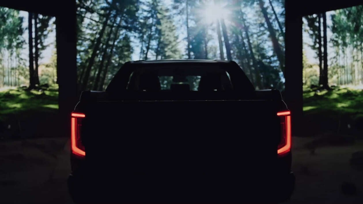 2026 toyota hilux travo teaser 3 1260x7091