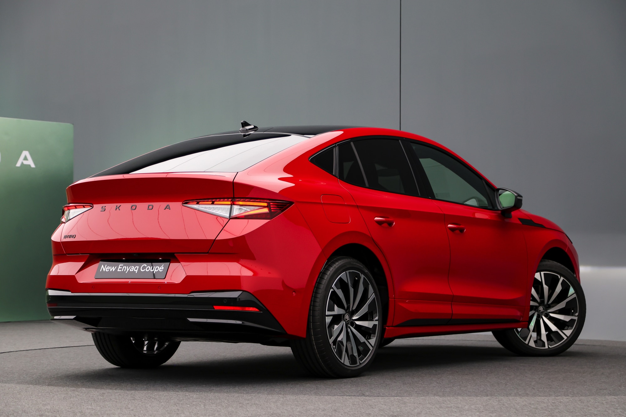 skoda enyaq enyaq coupe 32 1736379883323 1736379883481353486556