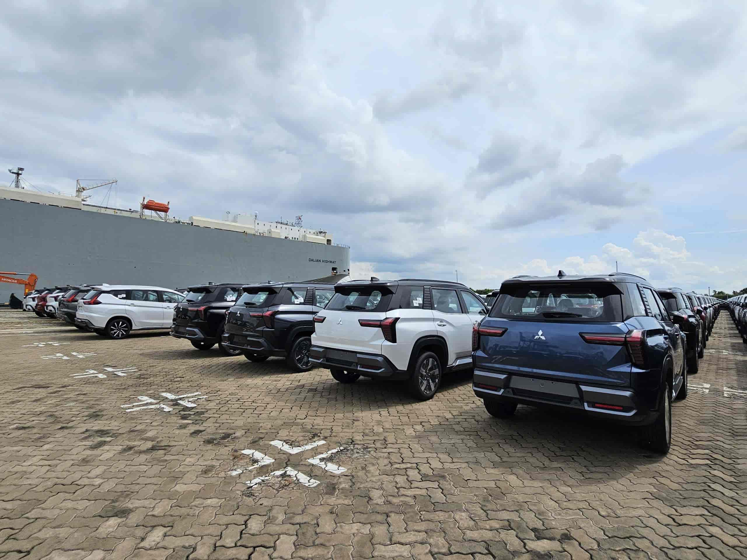 mitsubishi destinator cap cang viet nam 7