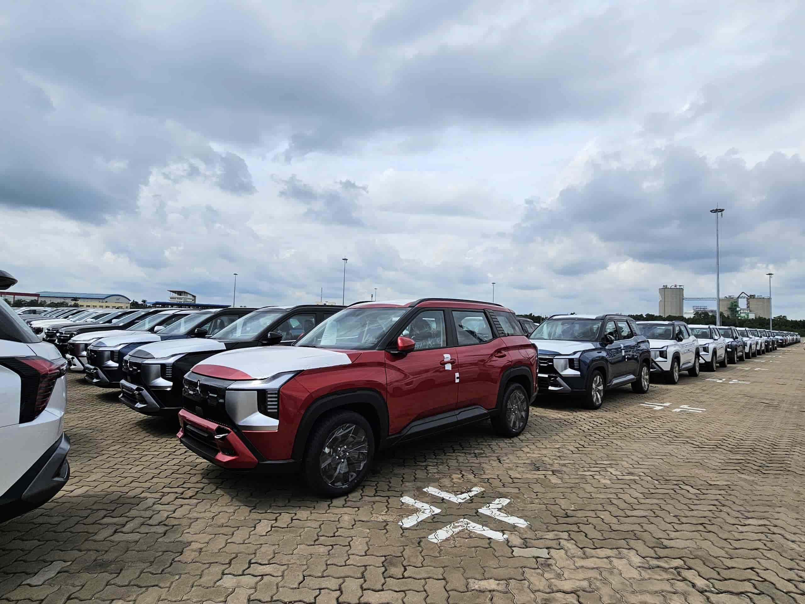 mitsubishi destinator cap cang viet nam 9