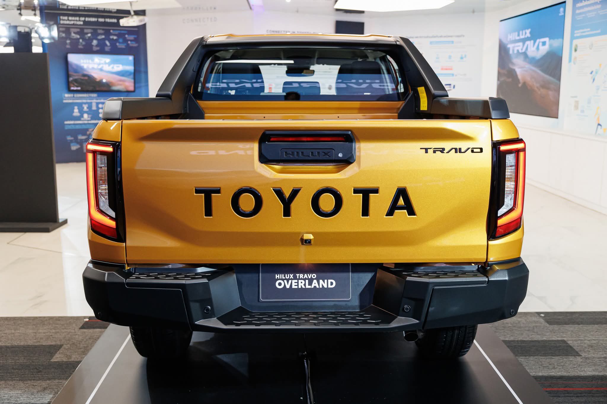 toyota hilux 2026 8