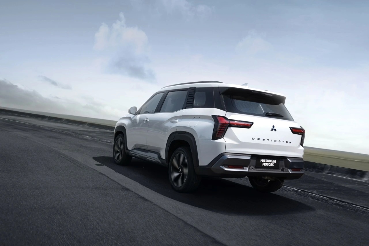 mitsubishi destinator 8