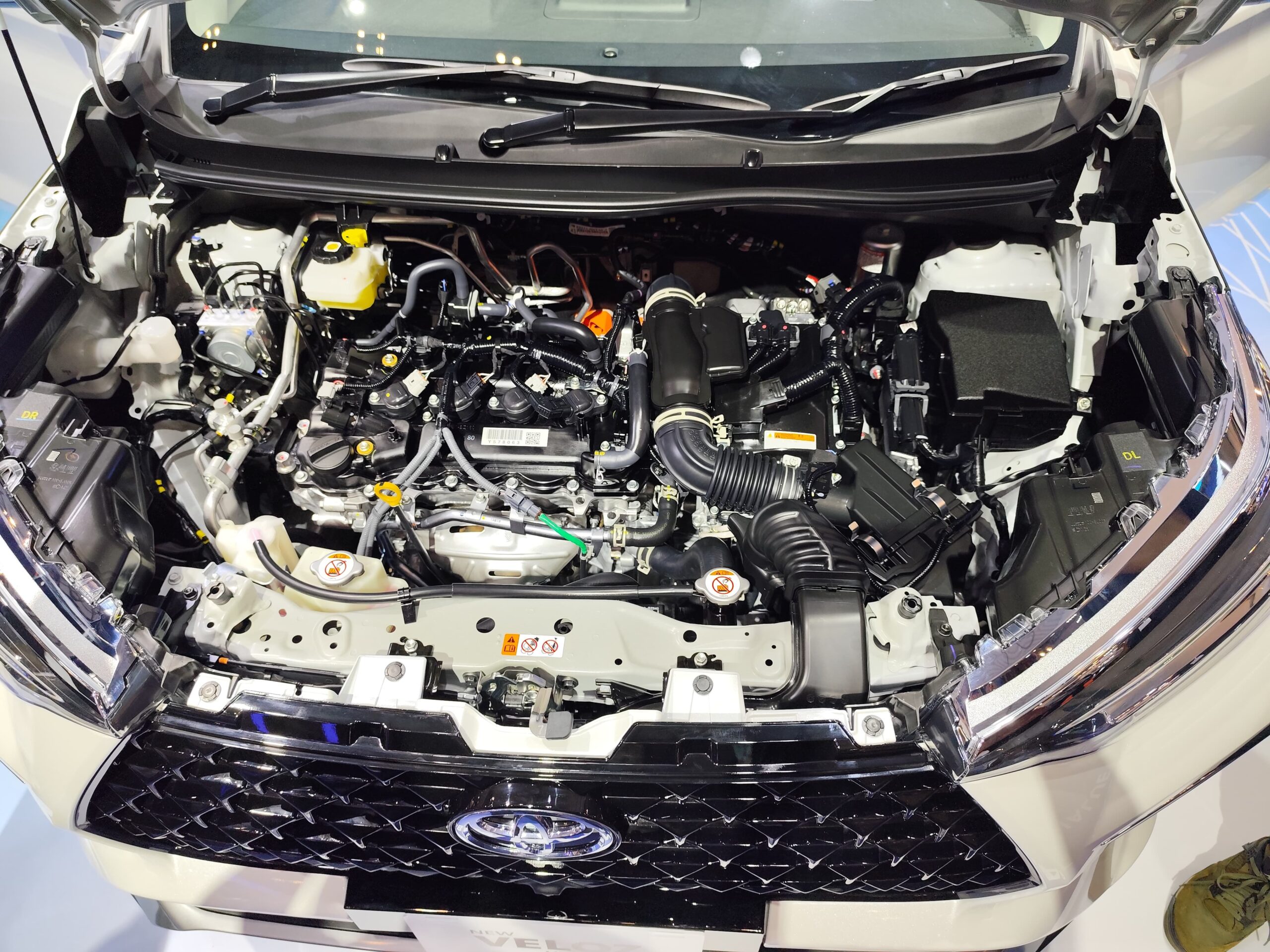 2 toyota veloz hev 10