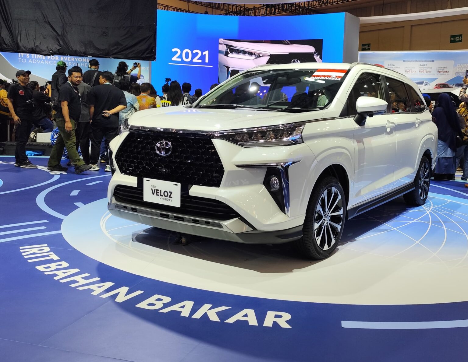 2 toyota veloz hev 8