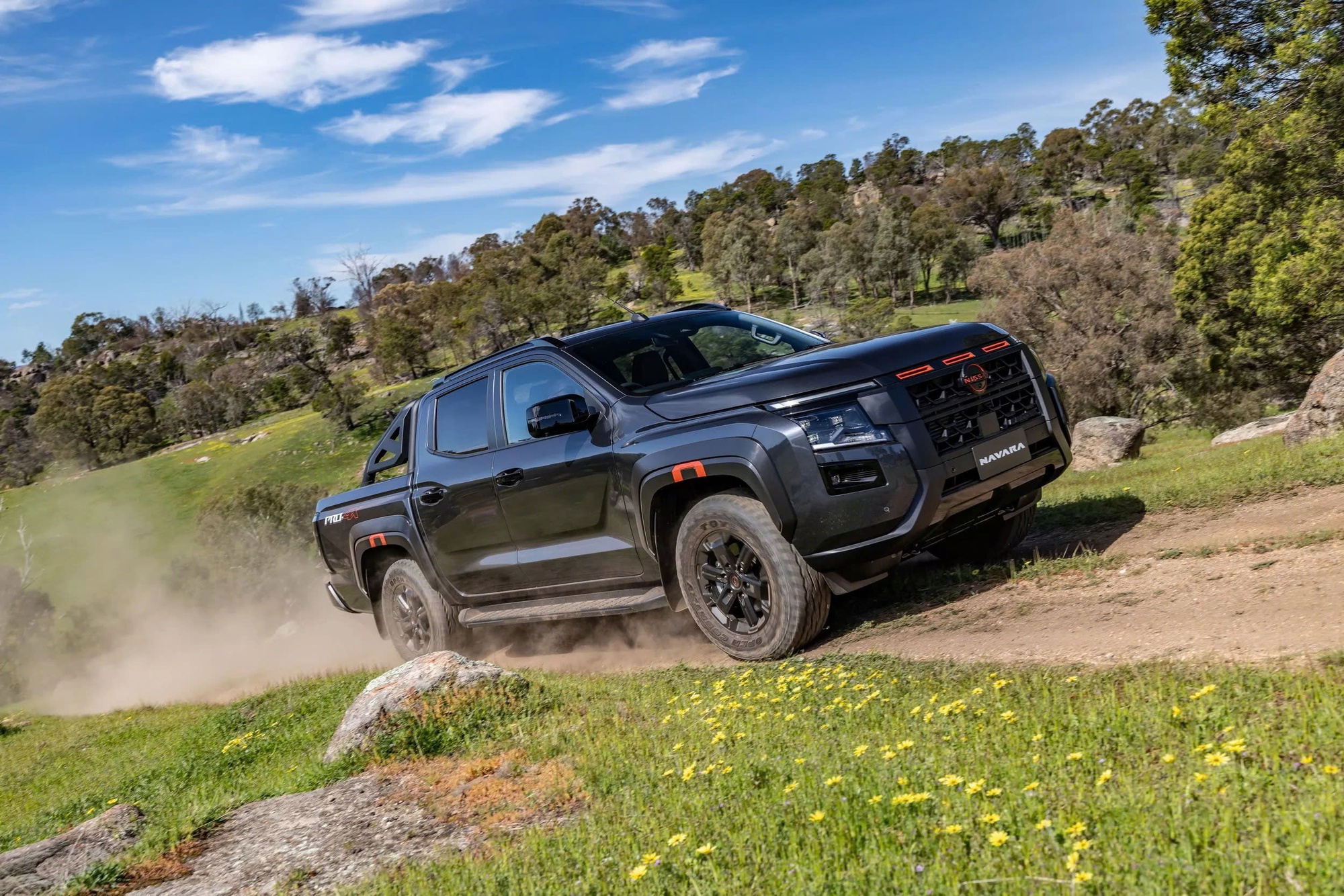 nissan navara 1763596405861 1763596406060379238314