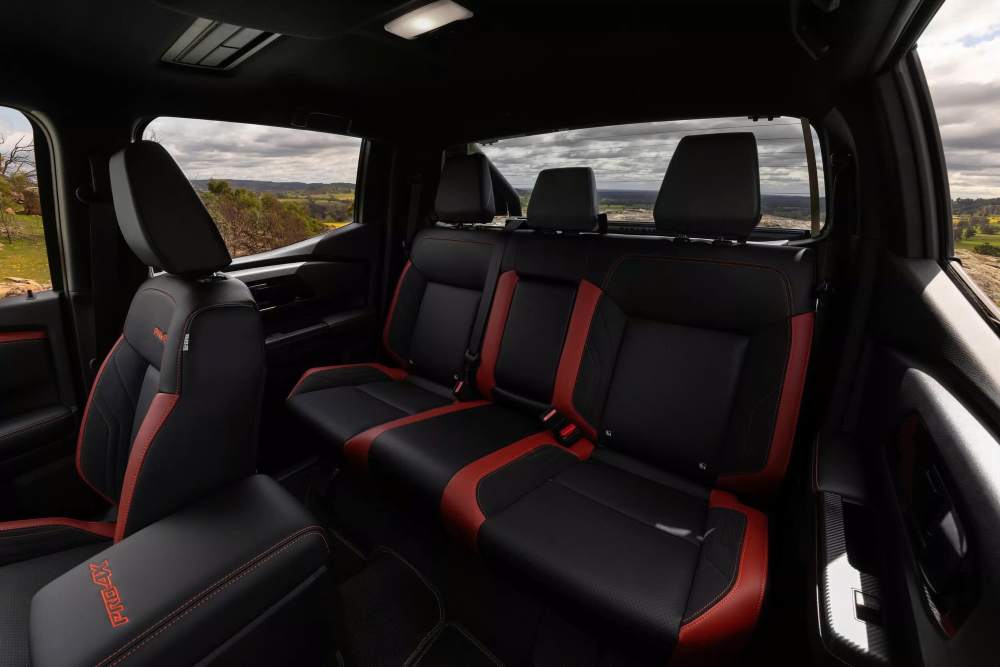 z72423764448097860bce871cd4bd9c5ace9288c57b7d2 1763596413268 17635964135951950421599