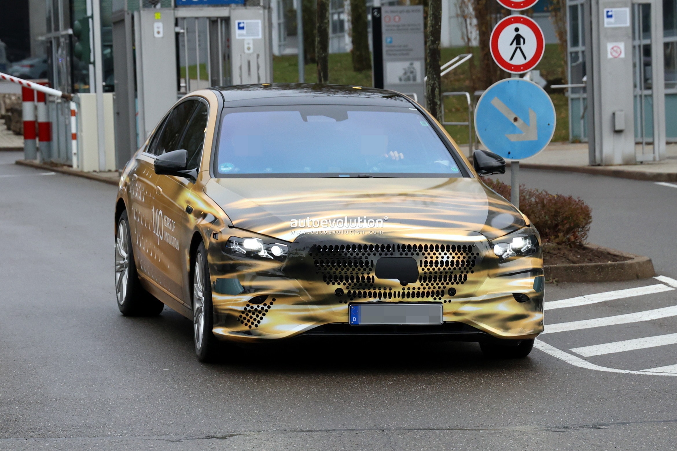 mercedes 2027 facelifted s class wants to be seen1