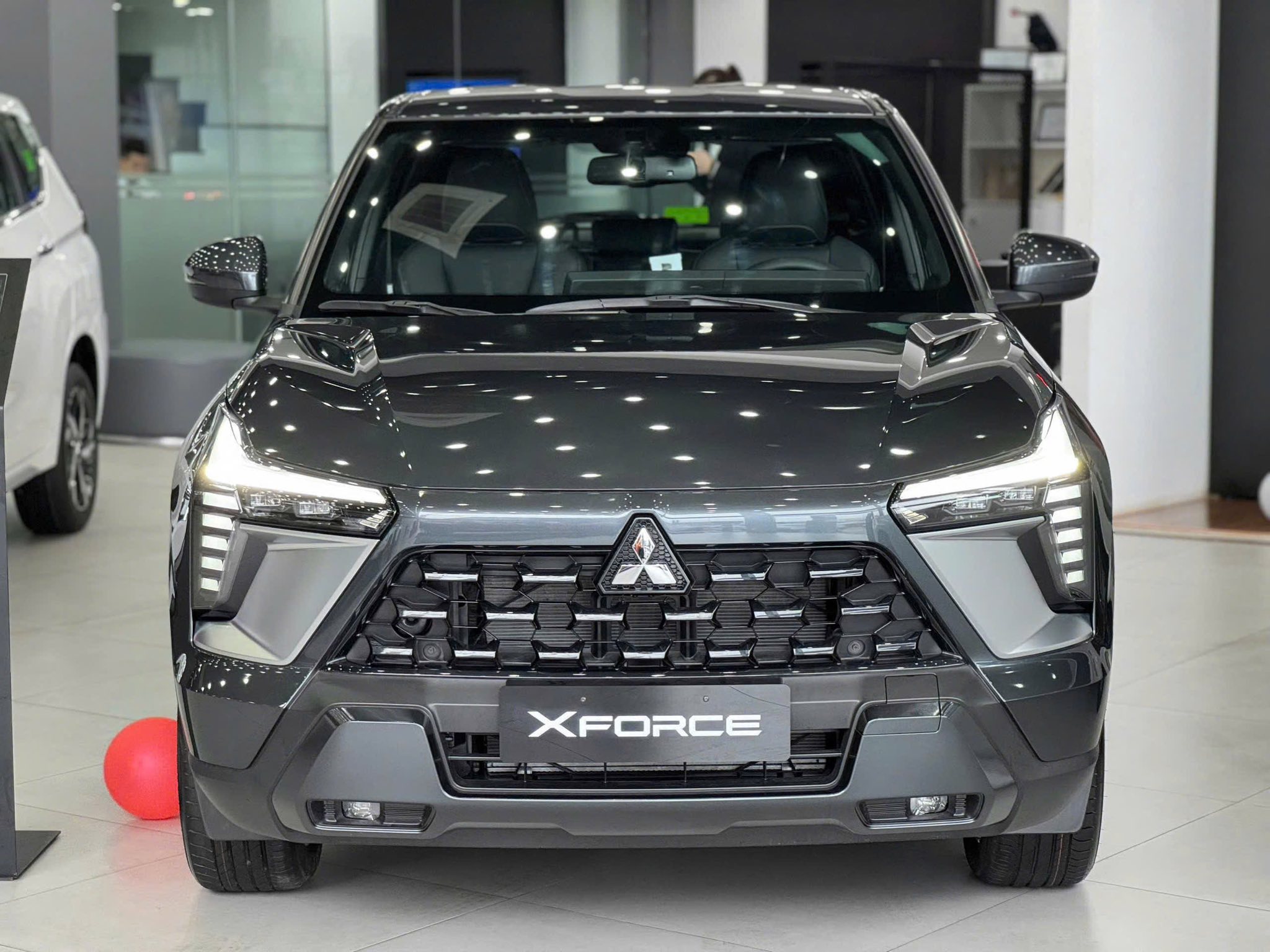 mitsubishi xforce premium 1