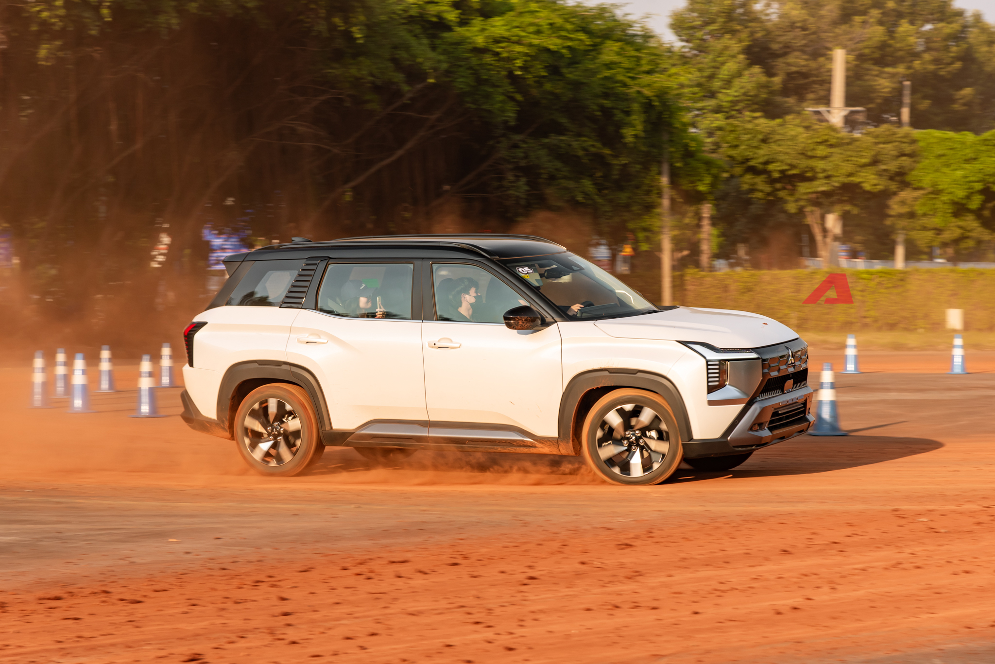 mitsubishi destinator 23