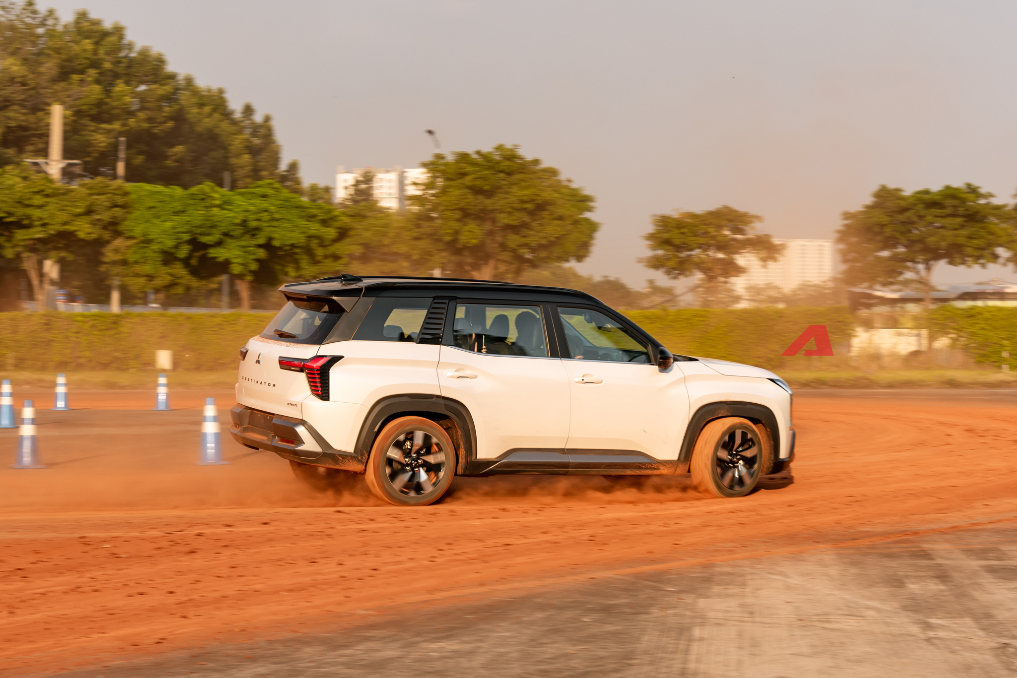 mitsubishi destinator 25