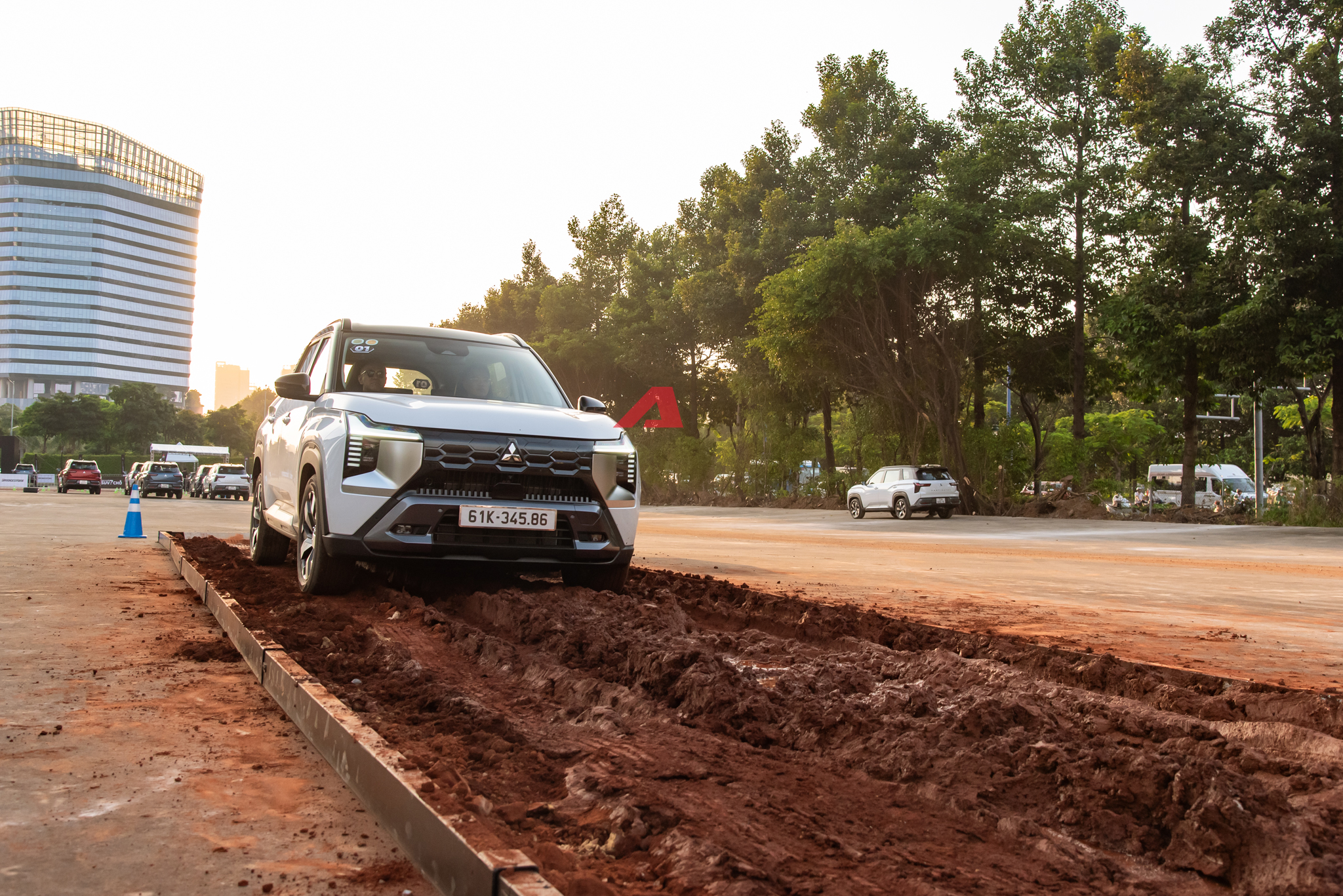 mitsubishi destinator 32