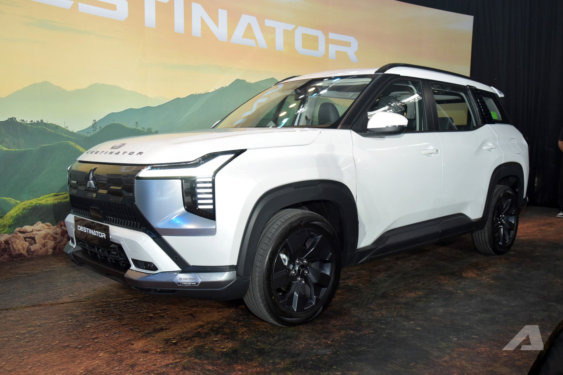 mitsubishi destinator 8