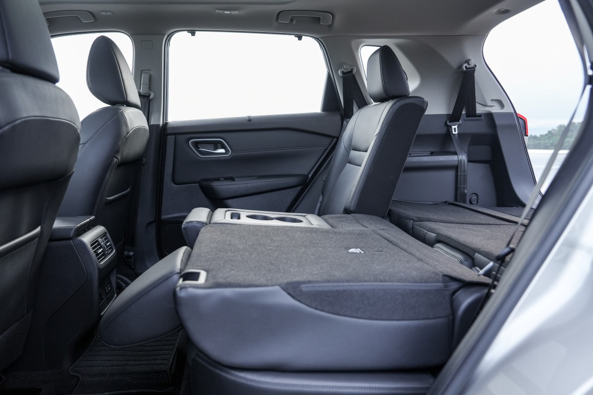 nissan launch x trail e power e 4orce in thailand nov 2025 32