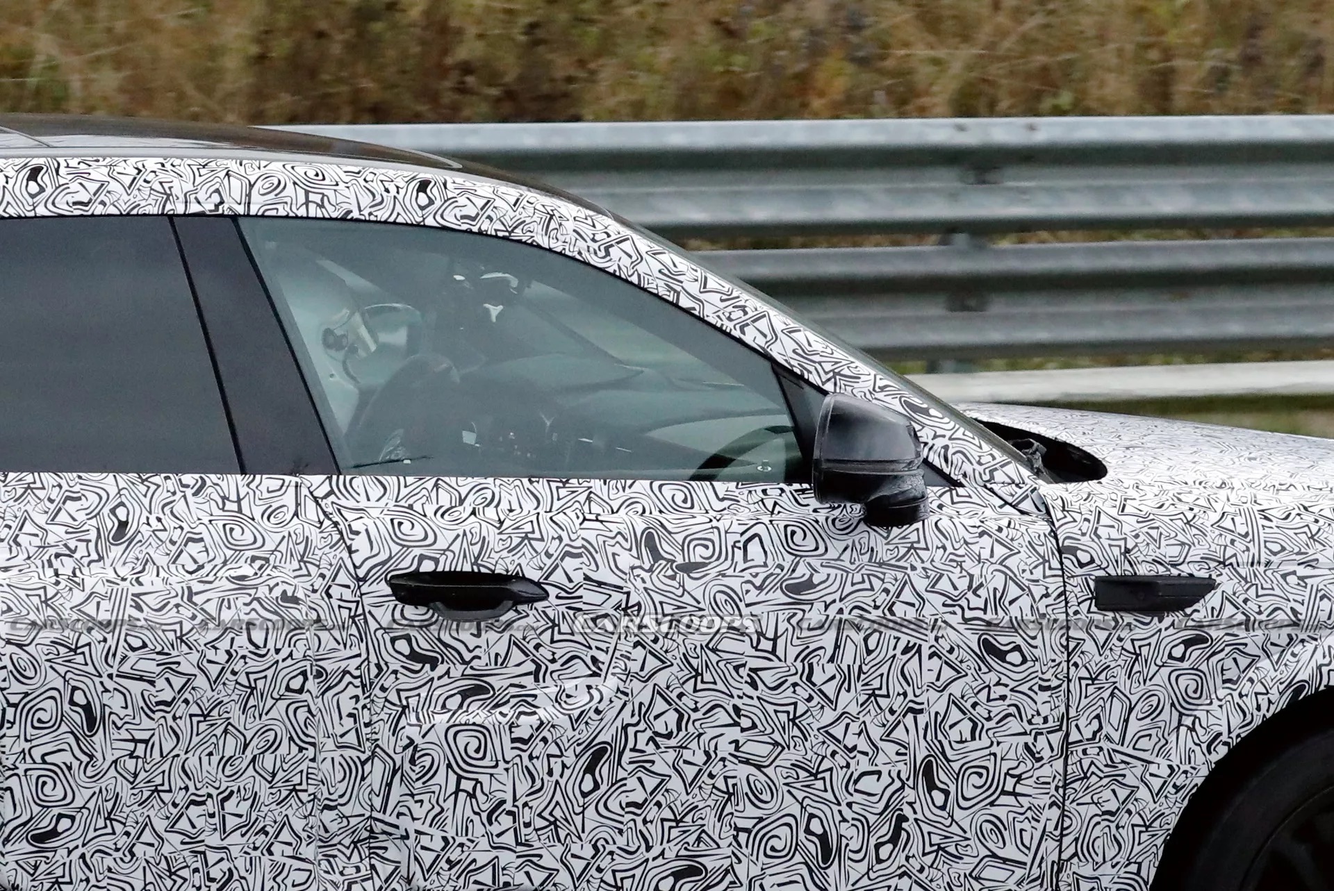 bentley urban suv nurburgring 14