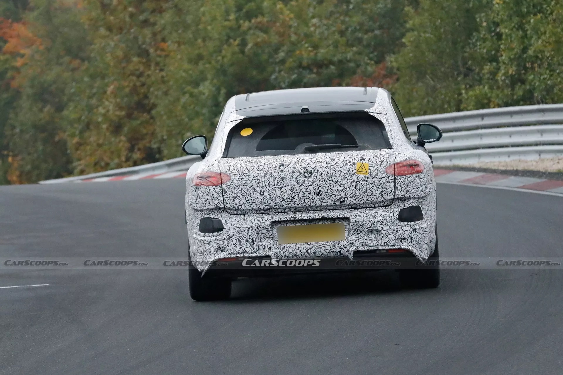 bentley urban suv nurburgring 17