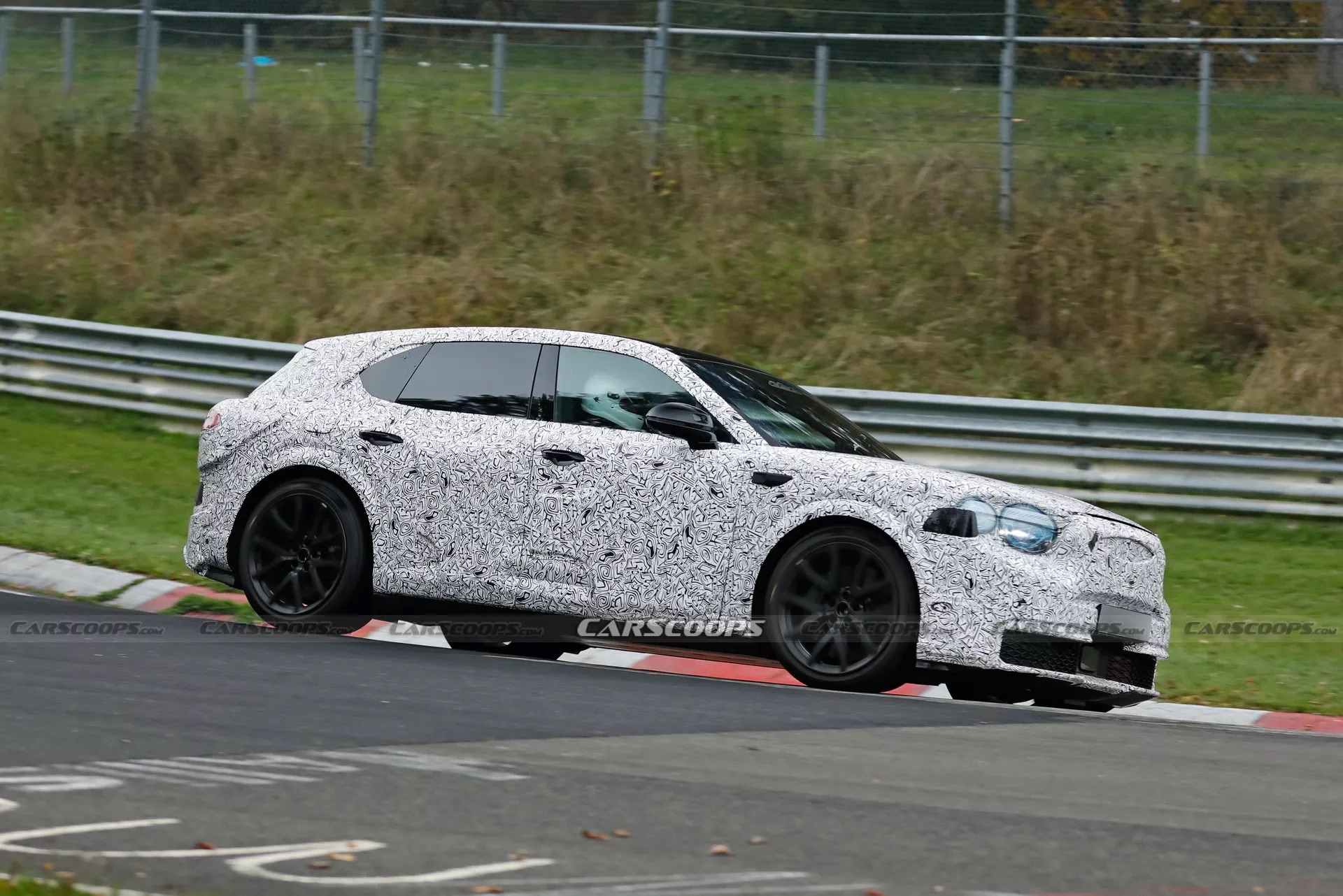 bentley urban suv nurburgring 3