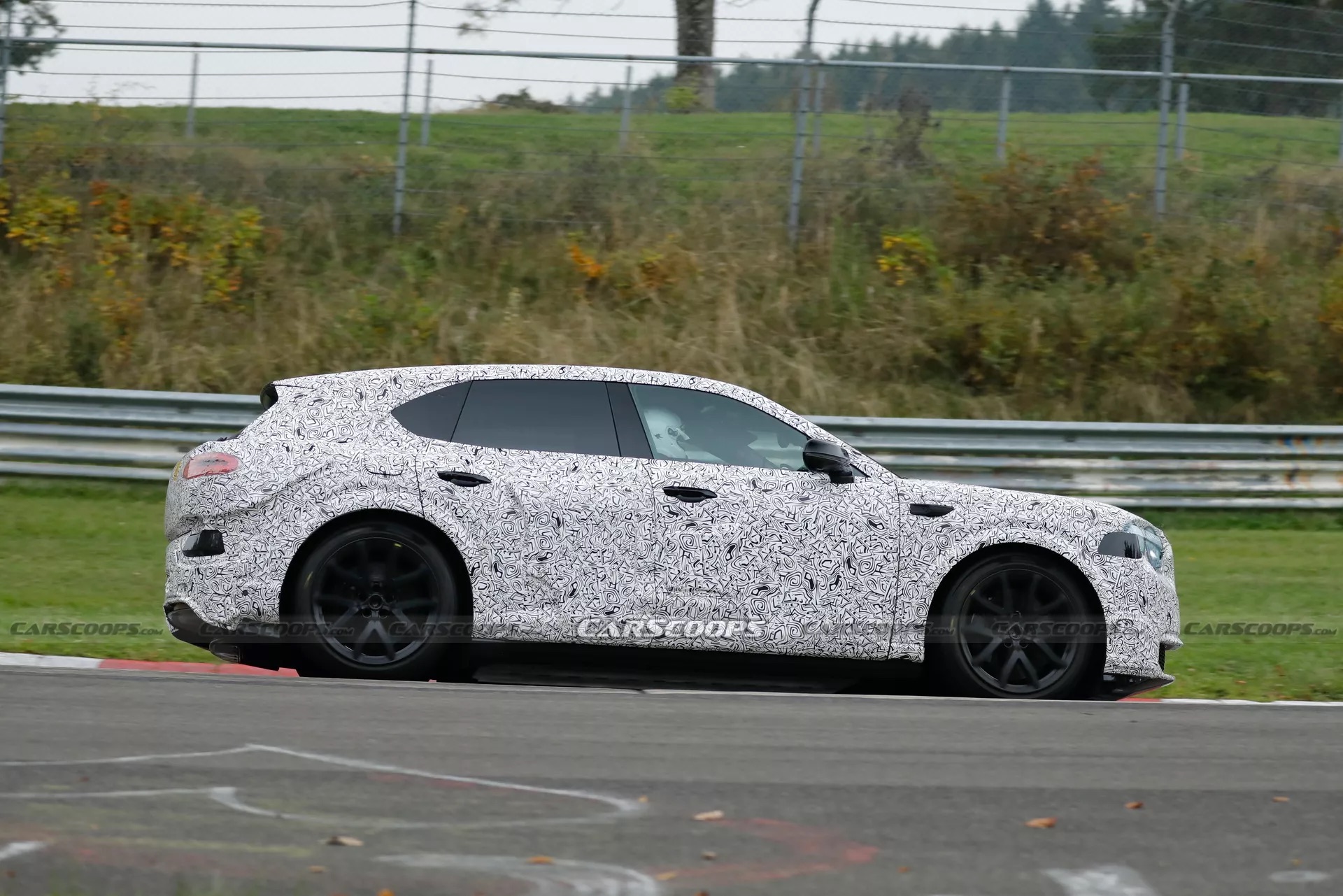 bentley urban suv nurburgring 4