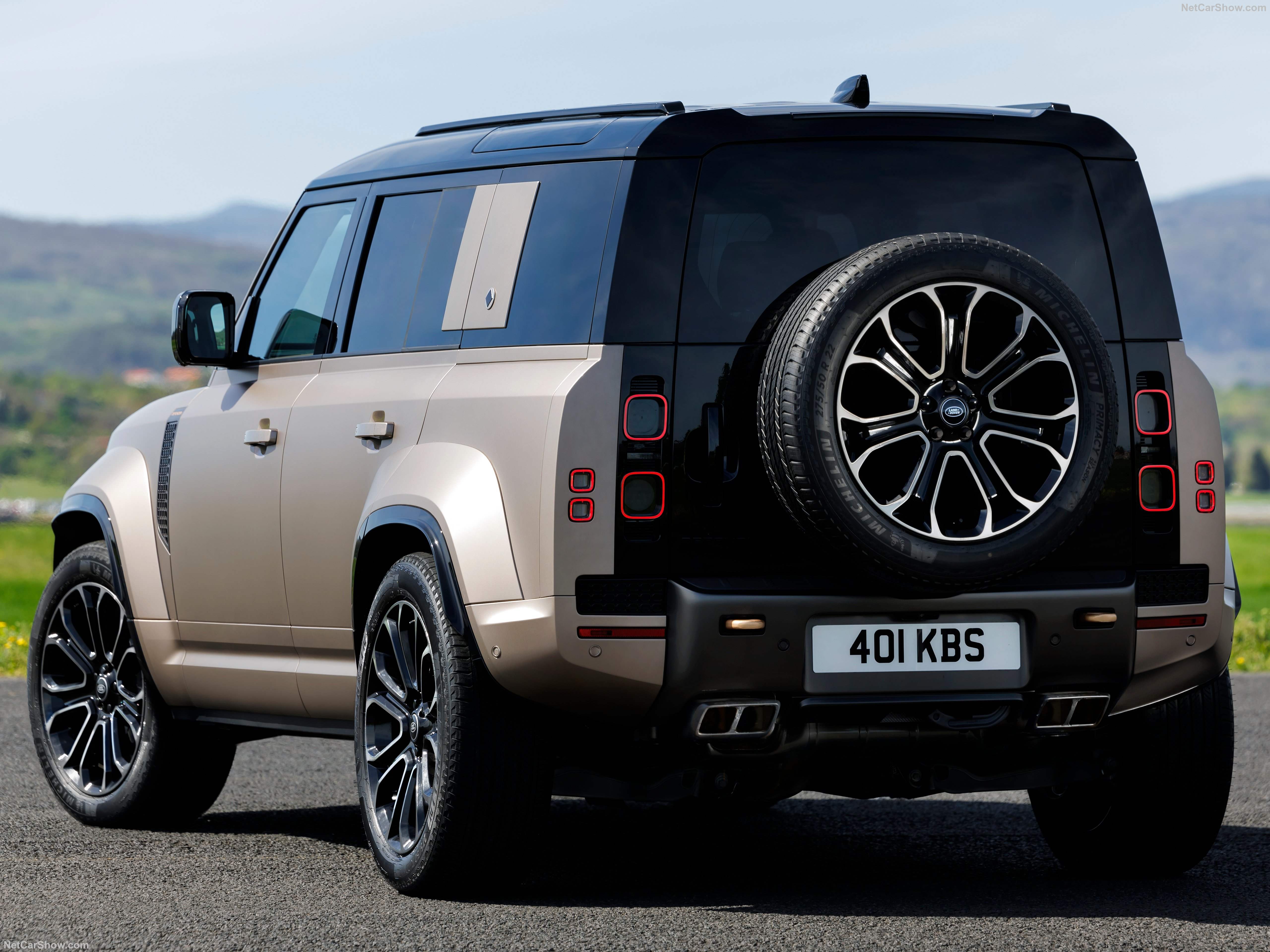 landrover defenderocta 2025 rearthree quarter4b7c29c7