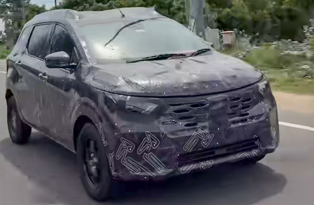upcoming nissan mpv spied testing 21