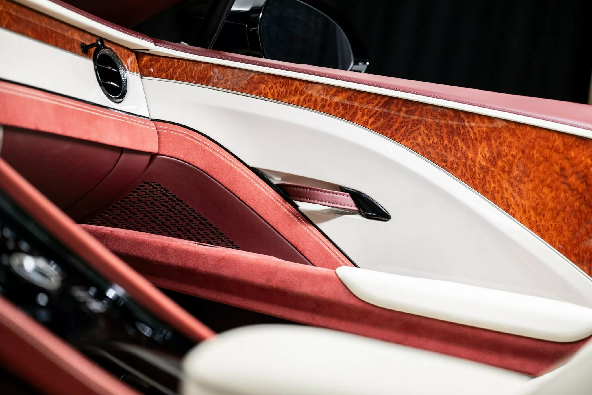 2021 bentley bacalar1400173 2048x1366