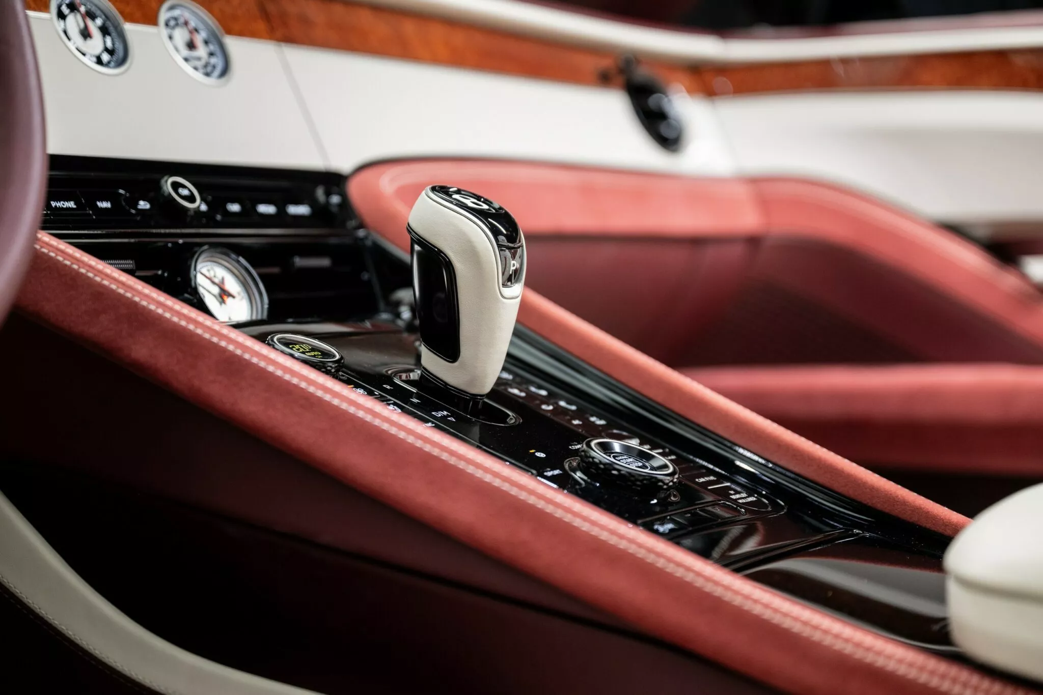 2021 bentley bacalar1400174 2048x1366