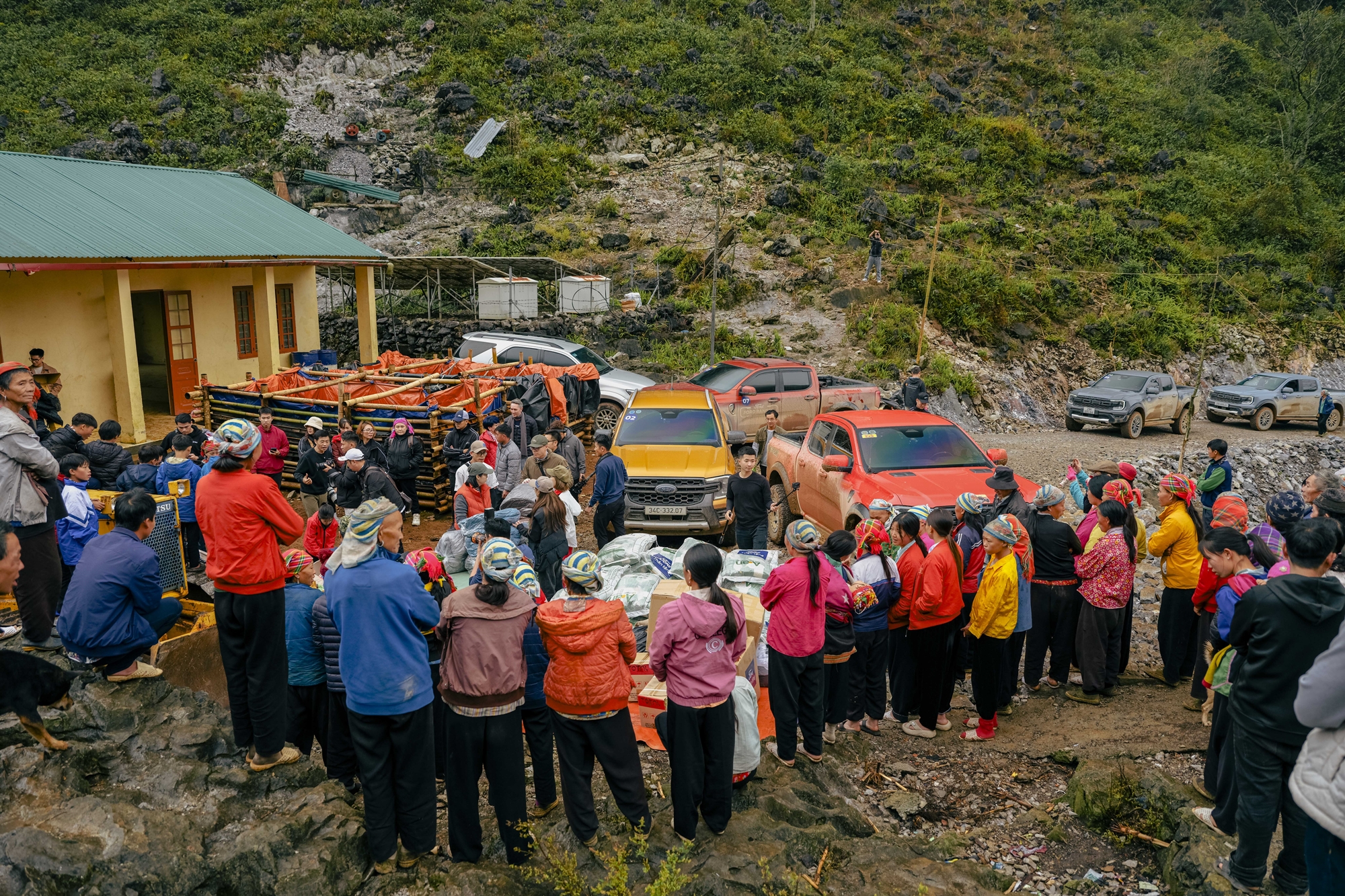 ford cao bang 2025 15